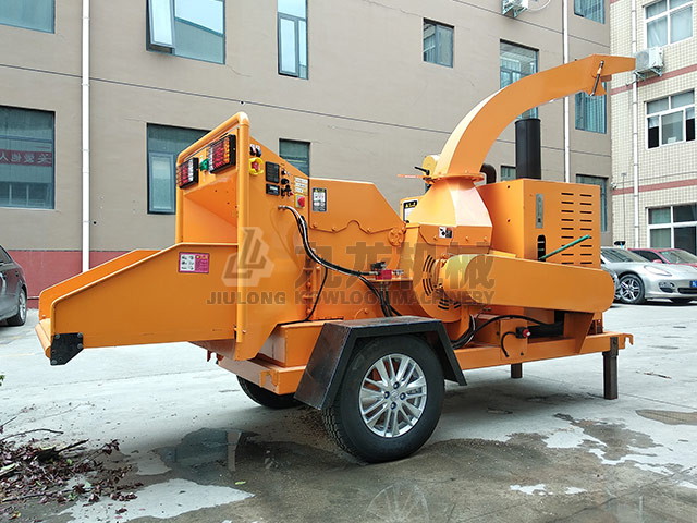 園林樹枝粉碎機解決了廢棄樹枝處理難題